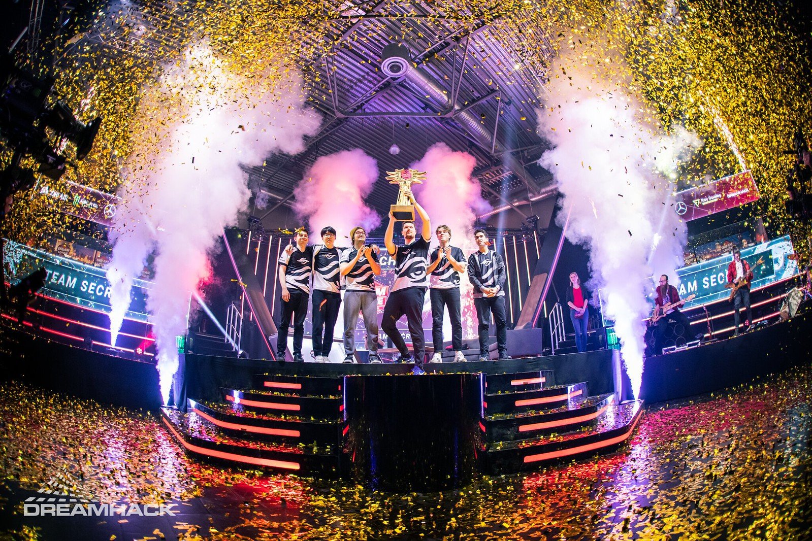 Сцена DreamLeague Season 13: The Leipzig Major